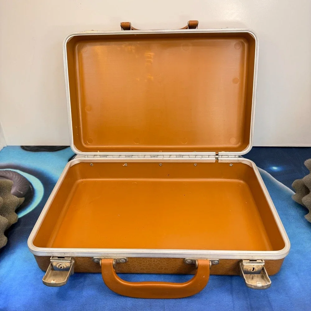 Vintage Doskocil Gun Guard Orange Faux Alligator Hard Case Briefcase Foam Box